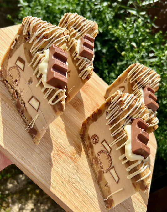 Cookie Pie Slices with Kinder Bueno x1